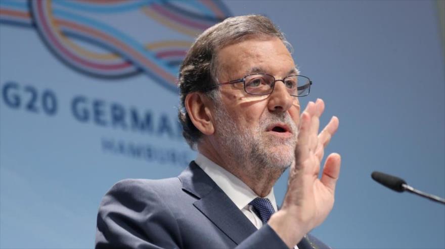 El presidente del Gobierno español, Marian Rajoy, habla en una rueda de prensa en Hamburgo, Alemania, 8 de junio de 2017.