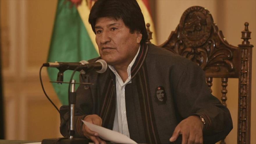 Bolivia no se venga de Chile: Morales ordena liberar a carabineros