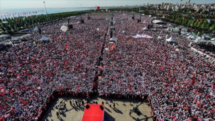Cientos de miles de turcos protestan contra Gobierno de Erdogan