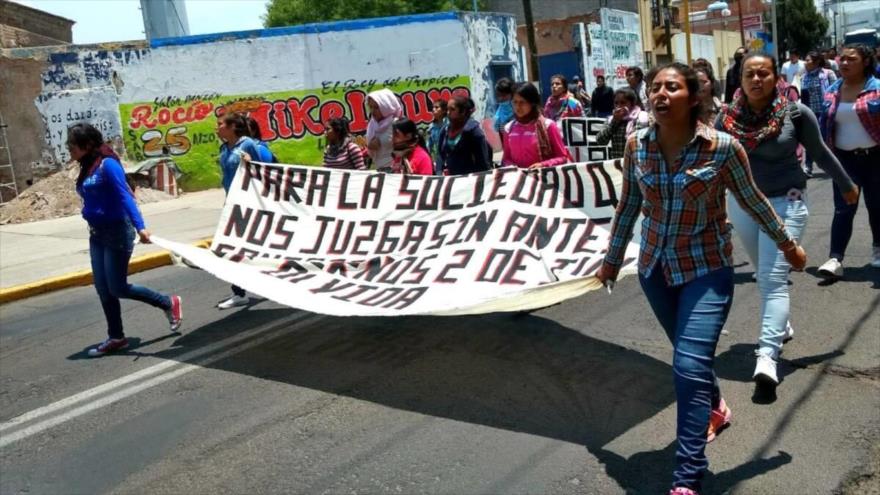 Normalistas de la escuela Justo Sierra Méndez, en la provincia de San Juan, defienden la matrícula y la modalidad de su escuela, 8 de junio de 2017.