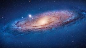 Hallan galaxia lejana 1000 veces más luminosa que la Vía Láctea