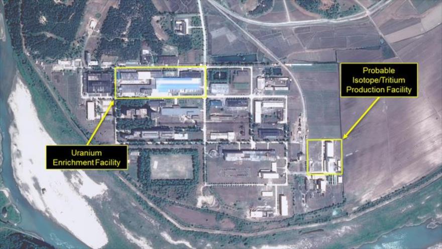 La imagen tomada por el satélite Airbus Defence and Space muestra el sitio nuclear norcoreano de Yongbyon, 24 de mayo de 2017.