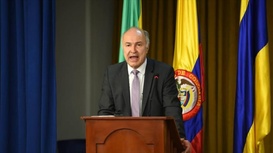 El ministro de Justicia de Colombia, Enrique Botero, durante una charla en la Universidad Autónoma del Cauca, sur de Colombia.