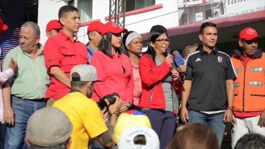 La excanciller venezolana Delcy Rodríguez habla durante un acto de campaña para los comicios de la ANC, 15 de julio de 2017.