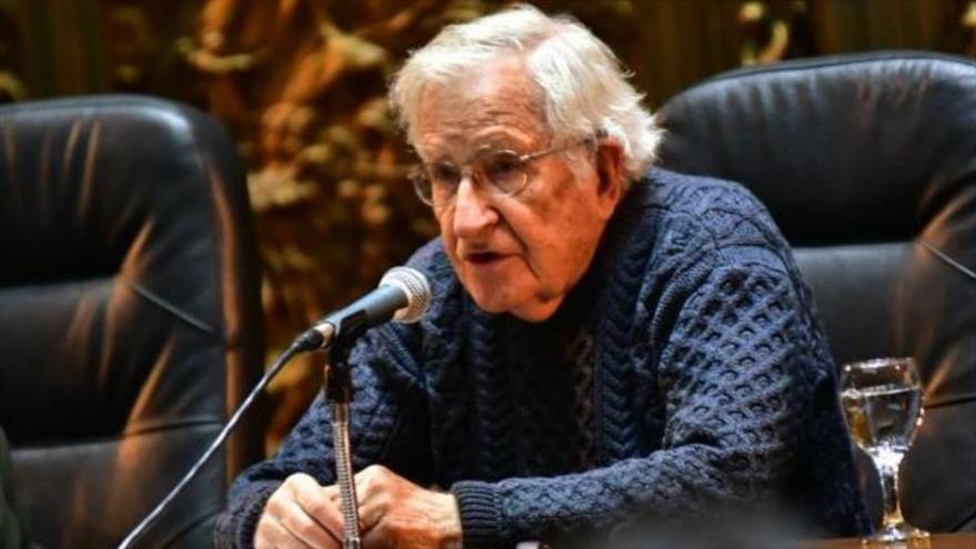 El prominente politólogo estadounidense Noam Chomsky en Montevideo, capital uruguaya, 17 de julio de 2017.