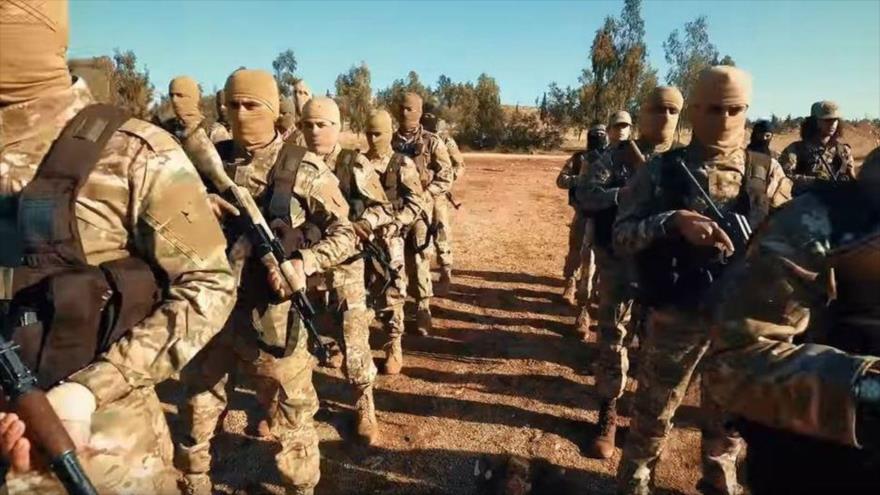 Vídeo: Terroristas de Al-Qaeda disparan contra civiles en Siria
