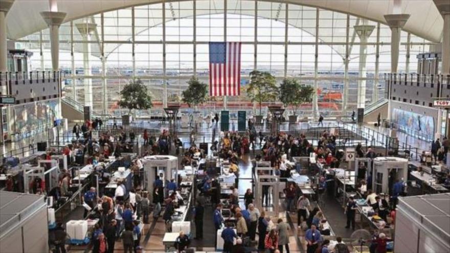 Una fachada del Aeropuerto Internacional de Denver, en el estado de Colorado (centro-oeste de EE.UU.)