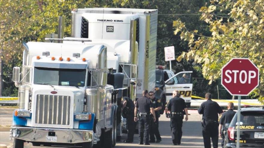 Sube a 10 cifra de inmigrantes muertos en un camión en Texas