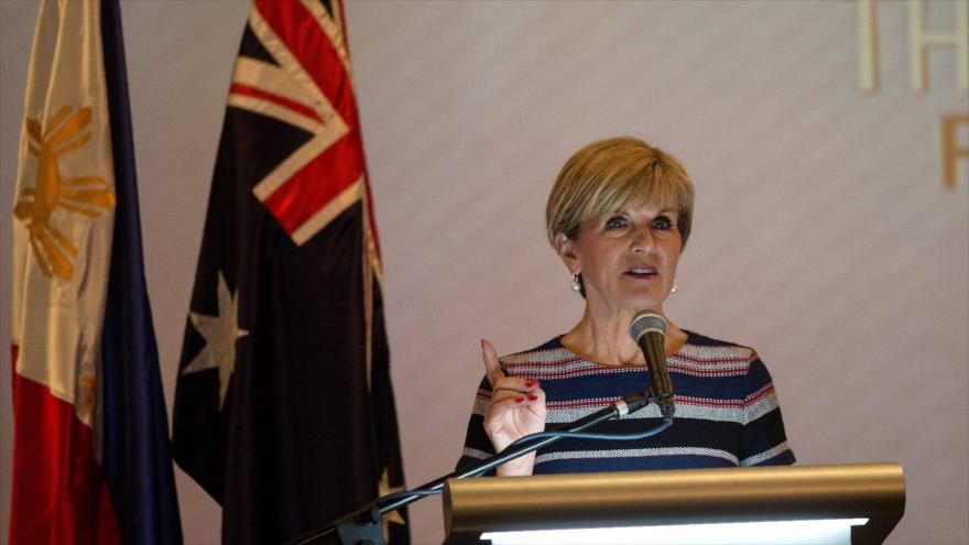 La canciller de Australia, Julie Bishop, habla en un evento en Manila (Filipinas), 16 de marzo de 2017.