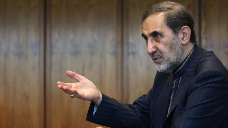 El director del Centro de Estudios Estratégicos del Consejo de Discernimiento del Sistema de la República Islámica de Irán, Ali Akbar Velayati.