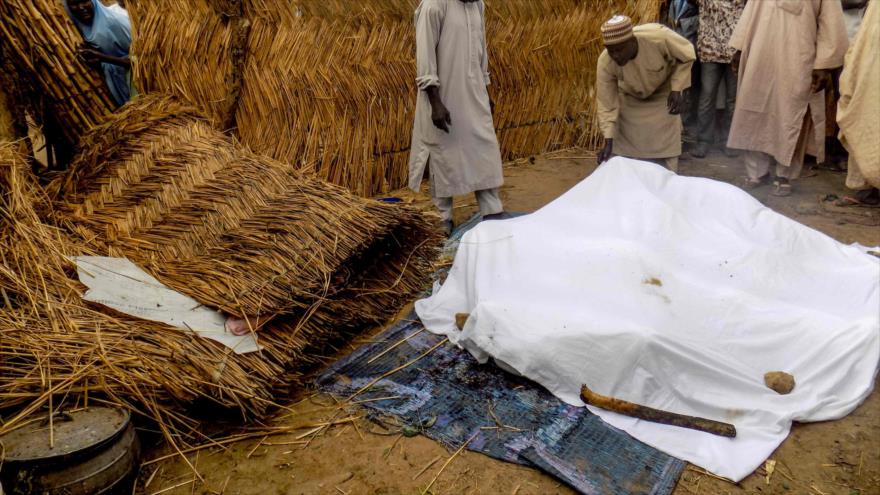 Cuerpos de víctimas de un ataque suicida perpetrado por el grupo terrorista Boko Haram en Nigeria, 19 de junio de 2017.