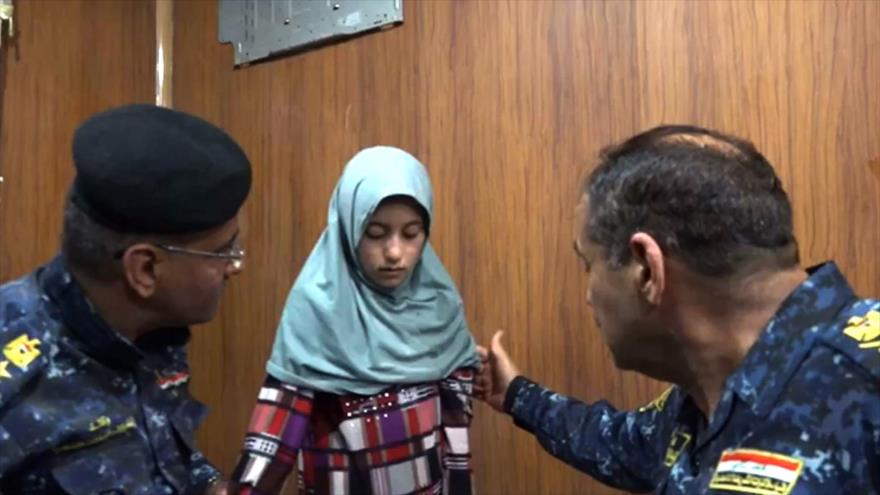 Una niña de 11 años de la minoría izadí de Irak después de ser liberada de Daesh por las fuerzas iraquíes, el 20 de abril de 2017.