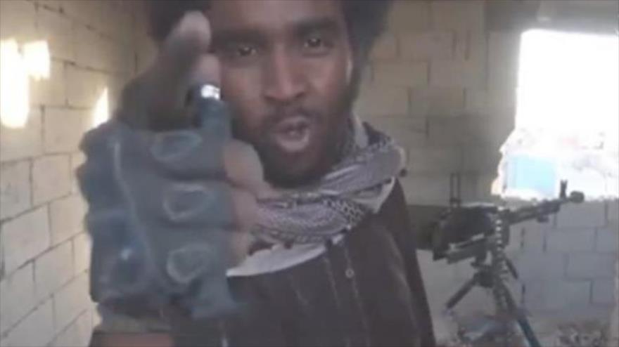 Miembro extranjero del grupo terrorista de EIIL aparece en un nuevo vídeo.