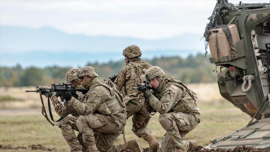 Soldados estadounidenses desplegados en el este de Europa durante un ejercicio militar.