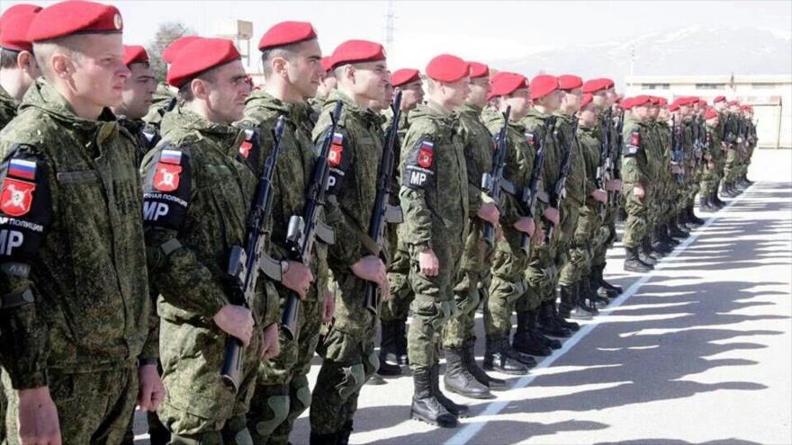 Los soldados rusos se despliegan en la ciudad de Serghaya, al norte de Damasco (capital de Siria), como policía militar, 23 de febrero de 2017.
