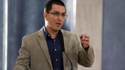 Caracas promete castigar a autores de ataque a embajada española