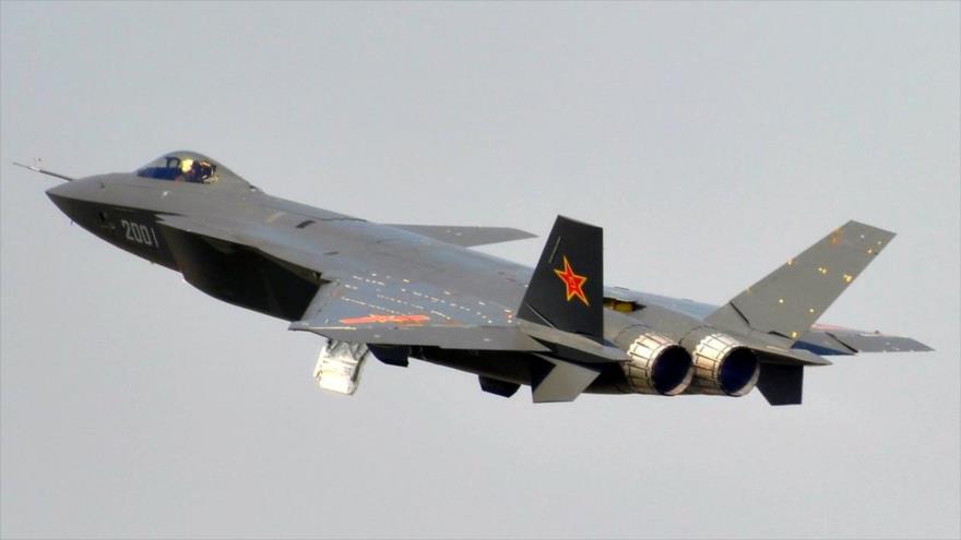 Un caza de la Fuerza Aérea de China, J-20, de fabricación nacional.