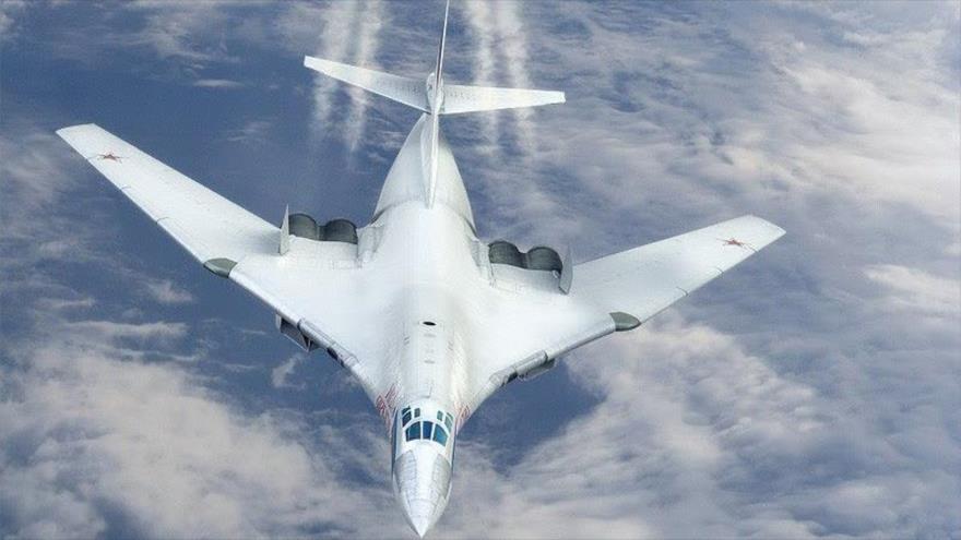 El bombardero estratégico Tupolev Tu-160 de fabricación rusa.