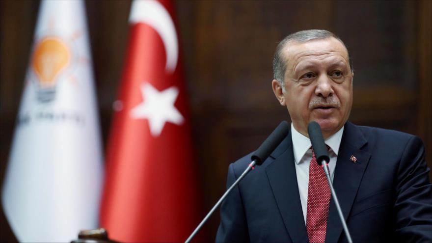 El presidente de Turquía, Recep Tayyip Erdogan, ofrece un discurso en el Parlamento del país, en Ankara (capital turca), 25 de julio de 2017.