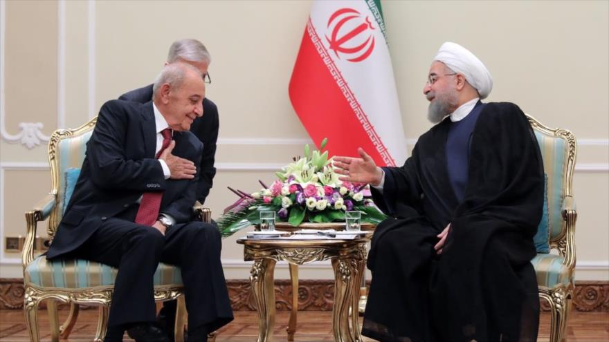 El presidente de Irán, Hasan Rohani, (dcha.) y el presidente del Parlamento libanés, Nabih Berri, se reúnen en Teherán, 5 de agosto de 2017.