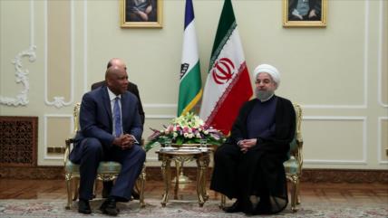 Rohani aboga por desarrollar relaciones con países africanos