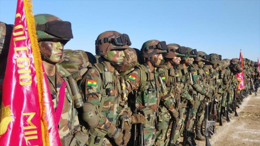 Las Fuerzas Armadas de Bolivia en su 192 aniversario celebrado en Kajsina, 7 de agosto de 2017.