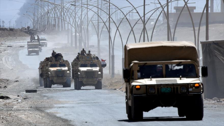 Fuerzas iraquíes en una carretera que llega a la ciudad de Tal Afar, 9 de junio de 2017.