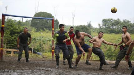 FARC sueña con tener equipo de fútbol que lleve esperanza