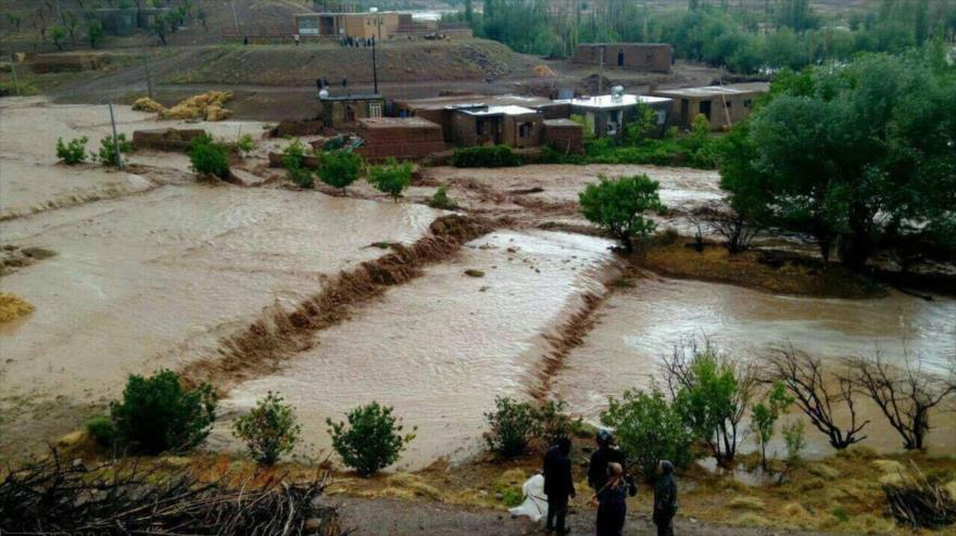 Lluvias torrenciales causaron fuertes inundaciones en la provincia de Jorasán del Norte, en el noreste de Irán, 11 de agosto de 2017.
