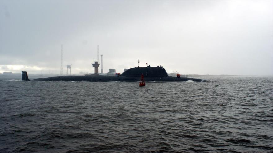 Submarino ruso de clase Borei desplegado en las aguas nacionales.