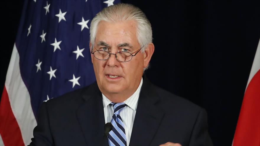 El secretario de Estado de EE.UU., Rex Tillerson habla al margen de un encuentro del Comité Consultivo de Seguridad con Japón, 17 de agosto de 2017.