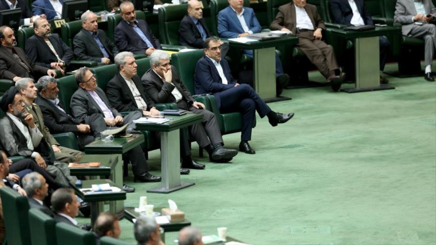 Quinta ronda de debates sobre el voto de confianza a candidatos a conformar el Gabinete del presidente reelecto de Irán, Hasan Rohani, en el Parlamento, 20 de agosto de 2017.