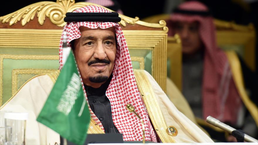 El rey saudí Salman bin Abdulaziz Al Saud durante una reunión del Consejo de Cooperación del Golfo Pérsico.