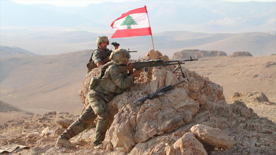 Soldados libaneses durante la ofensiva contra Daesh cerca de la frontera con Siria, 17 de agosto de 2017.
