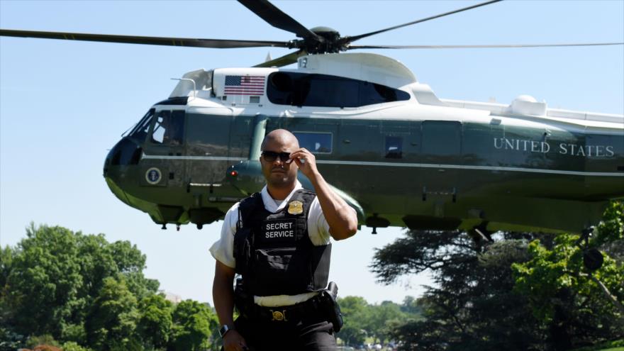 El presidente de EE.UU., Donald Trump, llega en un helicóptero a la Casa Blanca, 17 de mayo de 2017.