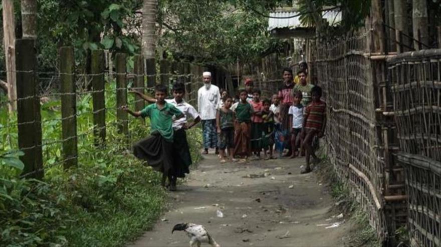 Musulmanes rohingyas, llevan casi un mes asediados por los extremistas budistas en Rajine, este de Myanmar.