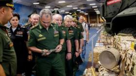 Fotos: Shoigu revisa cohetes arrebatados a terroristas en Siria
