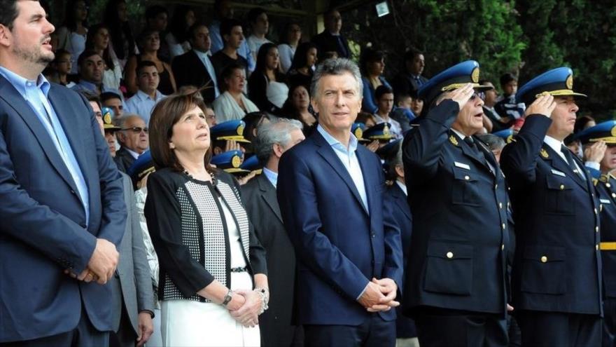 Mauricio Macri, presidente de Argentina, junto a la ministra de Seguridad, Patricia Bullrich, y el secretario de Seguridad, Eugenio Burzaco.