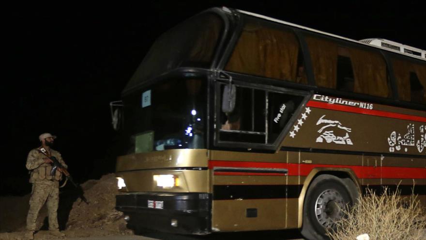 Un autobús que transporta a los miembros de Daesh y sus familias, 28 de agosto de 2017.