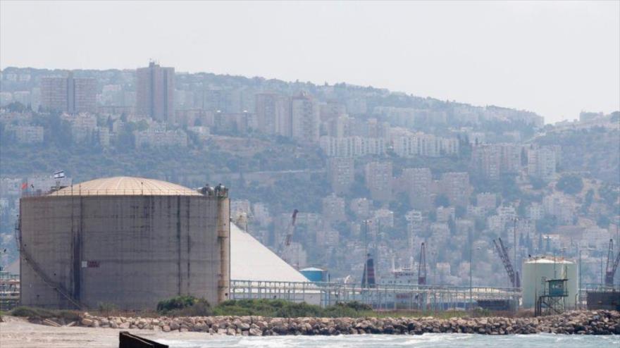 El tanque de amoníaco en el norte de la ciudad de Haifa (noroeste de los territorios ocupados palestinos).