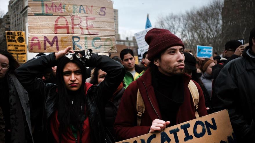 Una protesta contra las políticas de inmigración del presidente de EE.UU., Donald Trump, en Nueva York, 11 de febrero de 2017.