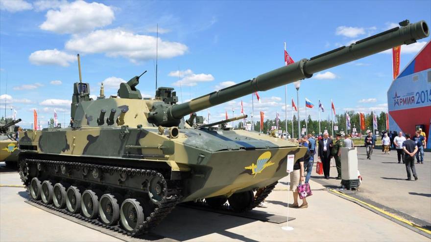 El cazatanques ligero Sprut-SDM1 de las Fuerzas Armadas de Rusia en una exposición militar.