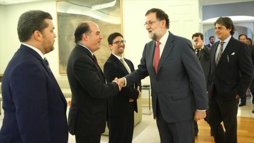 El presidente del Gobierno español, Mariano Rajoy, recibe al presidente del Parlamento venezolano, Julio Borges, en Madrid, 5 de septiembre de 2017.