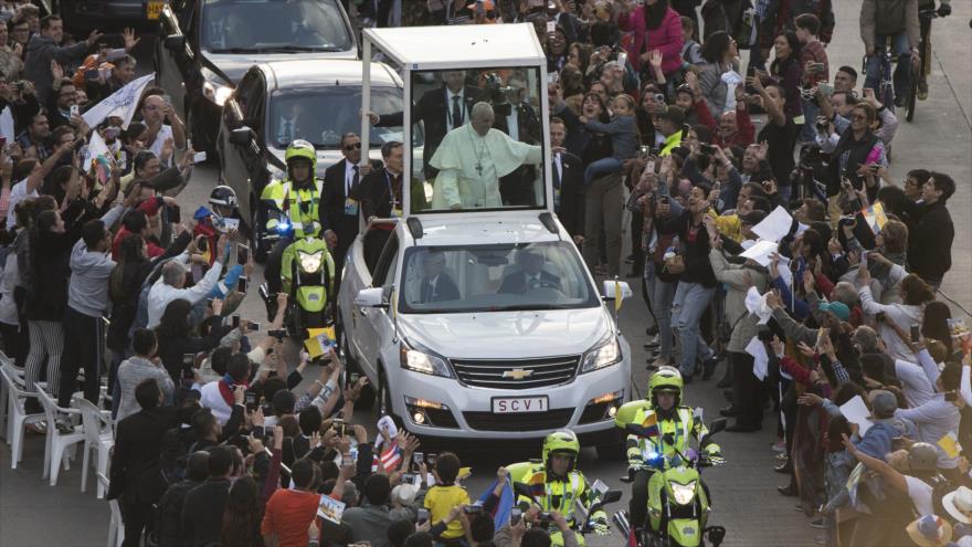 Papa Francisco ya está en Colombia con mensaje de reconciliación