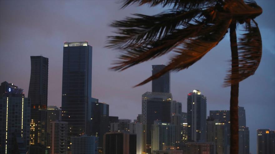 Florida empieza a sentir la llegada del huracán Irma, 9 de septiembre de 2017.