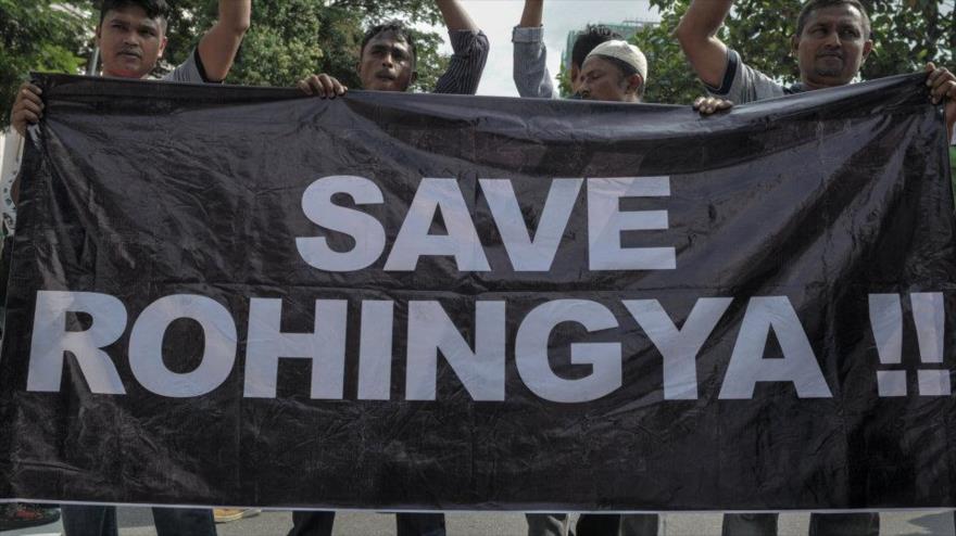 Refugiados birmanos se manifiestan en Malasia contra crímenes de Myanmar contra rohingyas.