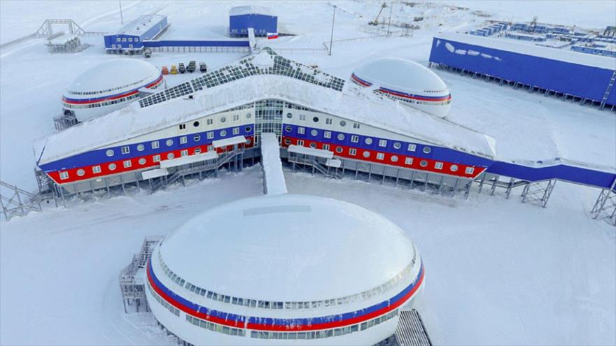La base rusa Trébol Ártico