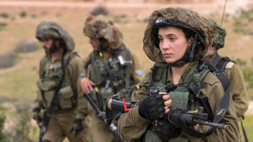 Los soldados israelíes participan en un último entrenamiento antes de ser asignados a sus puestos, 28 de febrero de 2017.
