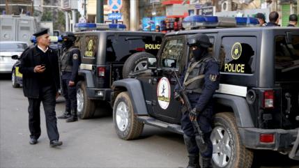 Mueren 18 policías egipcios en atentado con coche bomba de Daesh