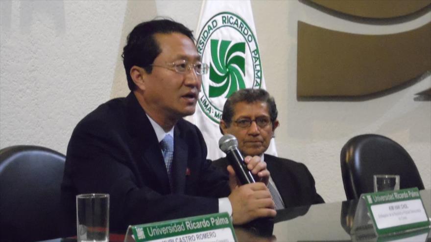 El embajador de Corea del Norte en Lima, capital peruana, Kim Hak-Chol.